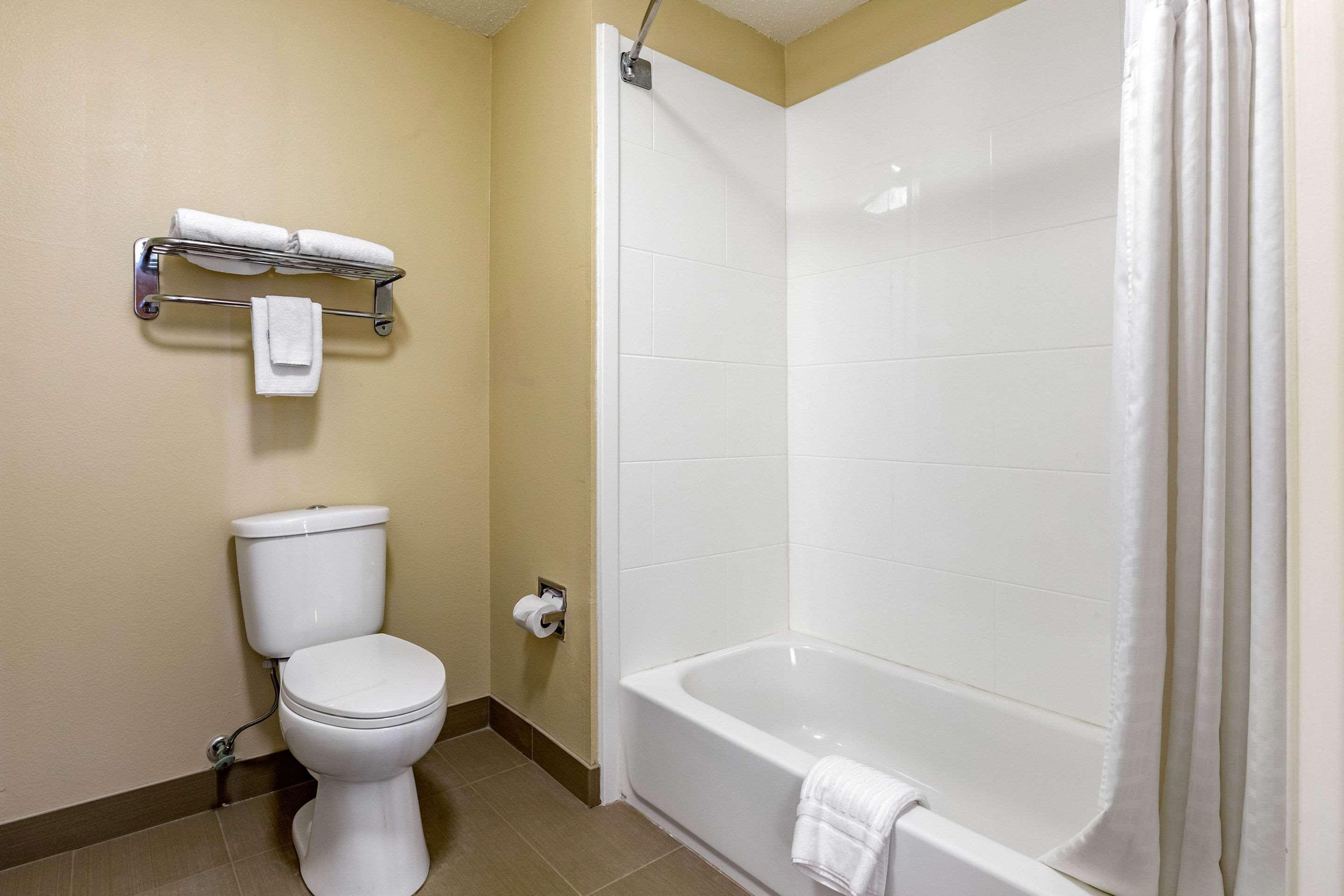 Comfort Near Davenport 3*